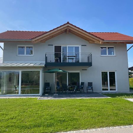Appartement Neubau Gruener Wolpertinger Designwhg 106Qm Barrierefrei à Breitbrunn am Chiemsee Extérieur photo