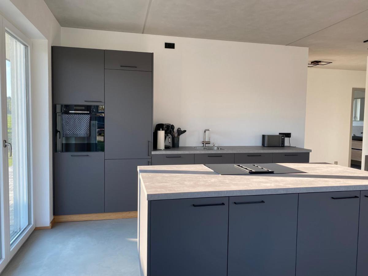 Appartement Neubau Gruener Wolpertinger Designwhg 106Qm Barrierefrei à Breitbrunn am Chiemsee Extérieur photo