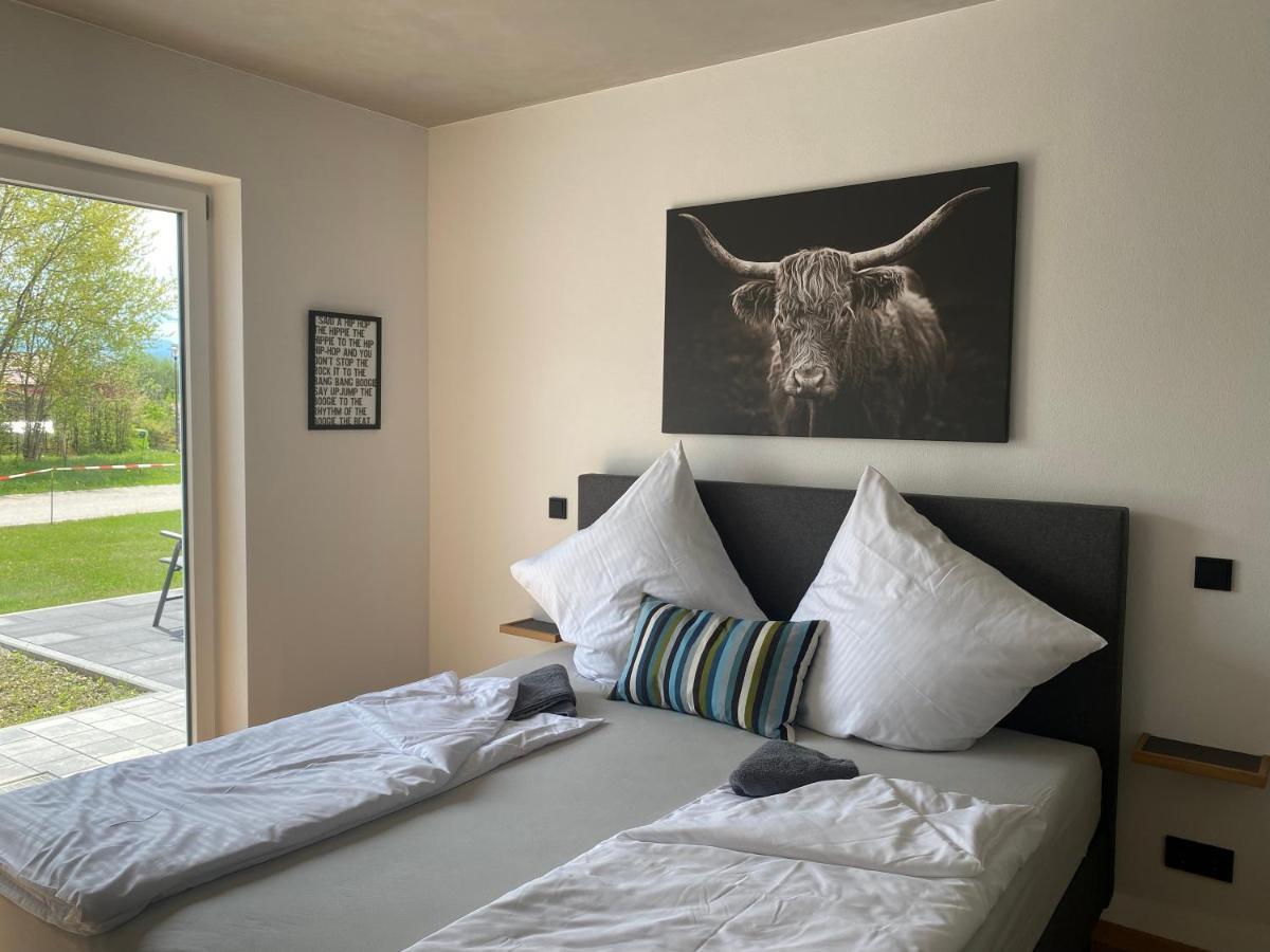 Appartement Neubau Gruener Wolpertinger Designwhg 106Qm Barrierefrei à Breitbrunn am Chiemsee Extérieur photo